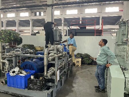 Warmly welcome Indian customers to come to the factory for maintenance and repair training of 750NM3 oxygen compressors
